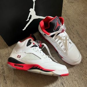 Air Jordan 5 Retro “Fire Red 2013”